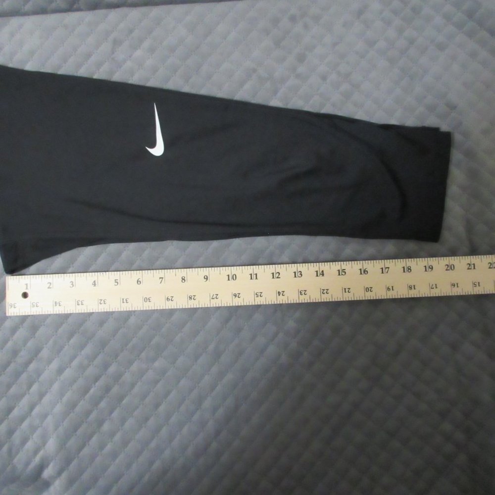 Nike PRO Cool Dri Fit Womens Training Running Capri Tights Leggings Small Black - Picture 11 of 12